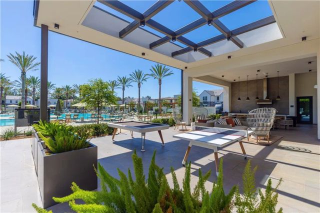200 Longden, Lake Forest, CA 92630