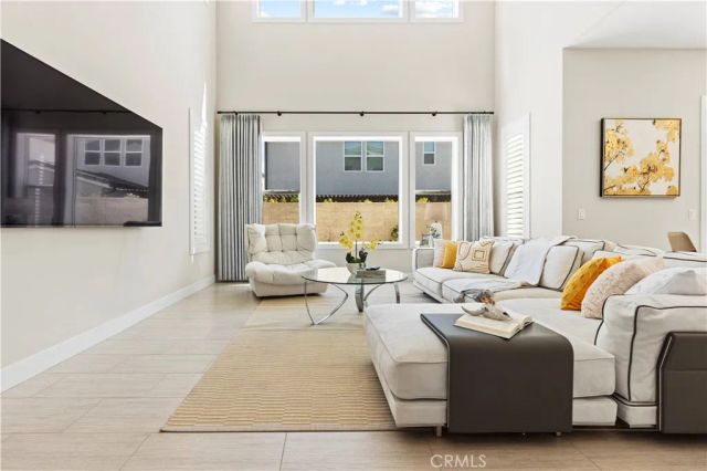 200 Longden, Lake Forest, CA 92630