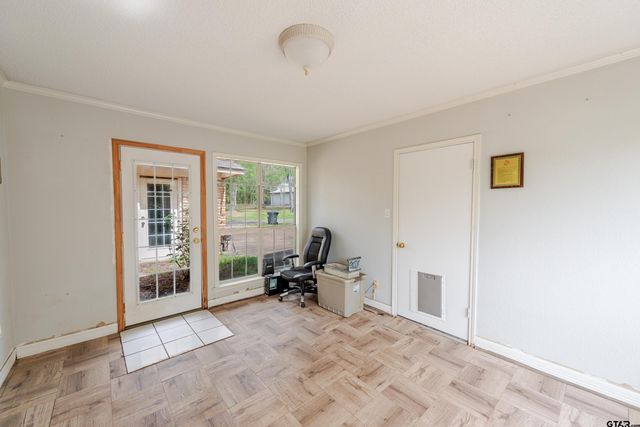 102 King Henry, Scroggins, TX 75480