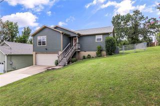 8002 Pine Lane, Rogers, AR 72756