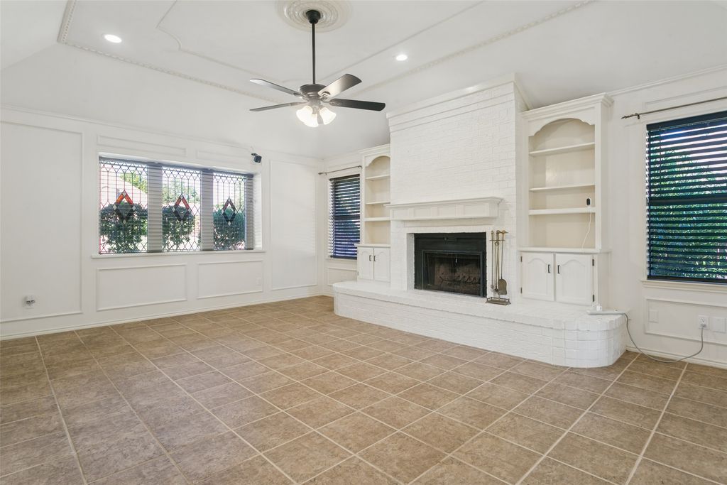 2449 Stonegate Drive N, Bedford, TX 76021 — photo 4