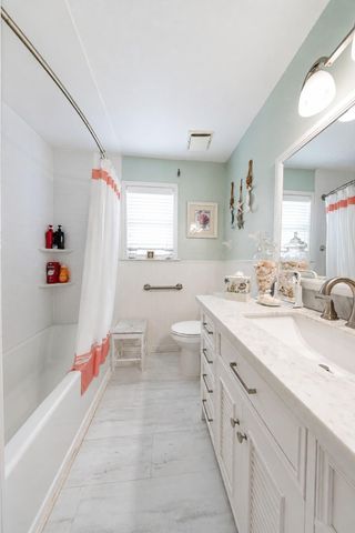 13026 John Reynolds Road, Galveston, TX 77554
