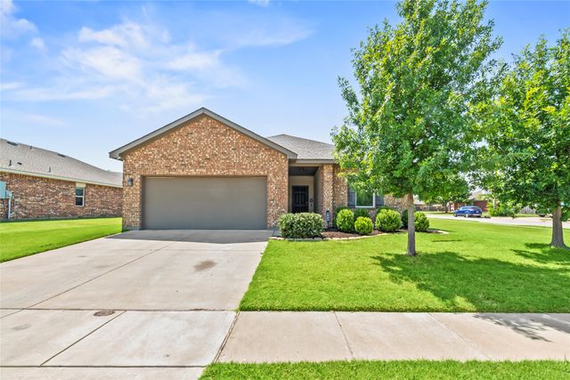 500 Swift Current Drive, Crowley, TX 76036