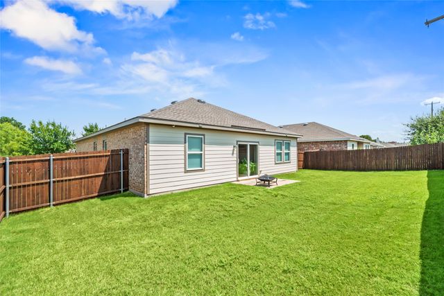 500 Swift Current Drive, Crowley, TX 76036