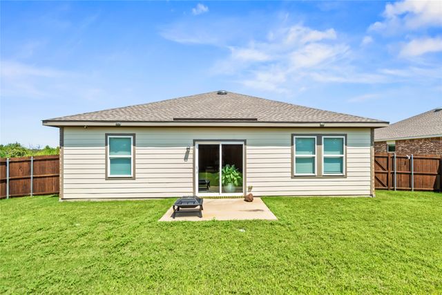 500 Swift Current Drive, Crowley, TX 76036