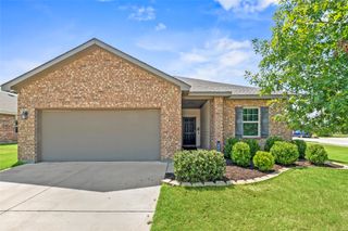 500 Swift Current Drive, Crowley, TX 76036