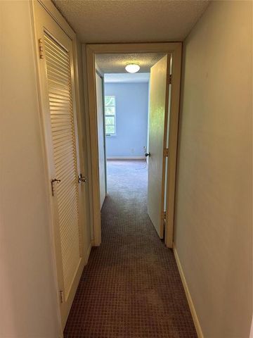 1100 NW 87th Avenue 405, Coral Springs, FL 33071