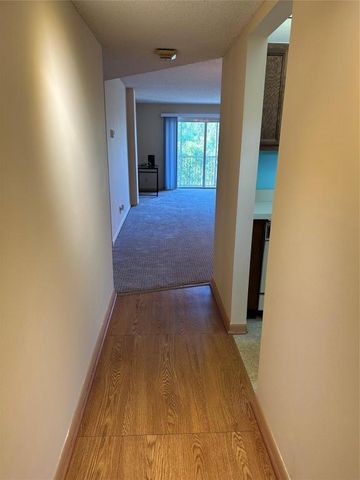 1100 NW 87th Avenue 405, Coral Springs, FL 33071