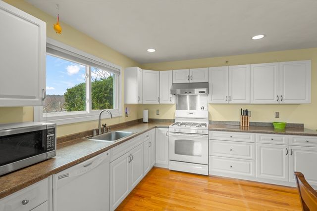 13 Brittania Cir 13, Salem, MA 01970