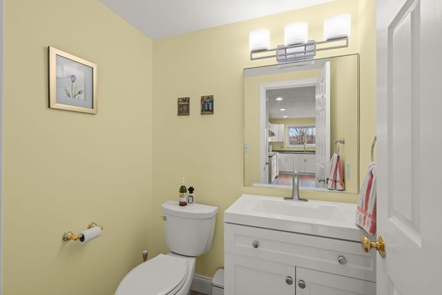 13 Brittania Cir 13, Salem, MA 01970