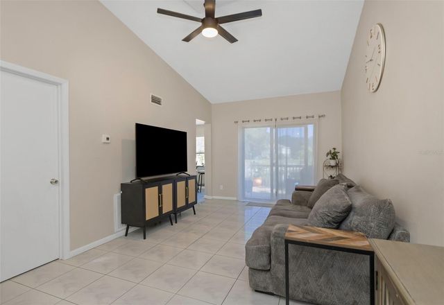 1407 ADAMS CIRCLE W, Largo, FL 33771