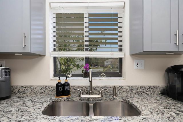 1407 ADAMS CIRCLE W, Largo, FL 33771