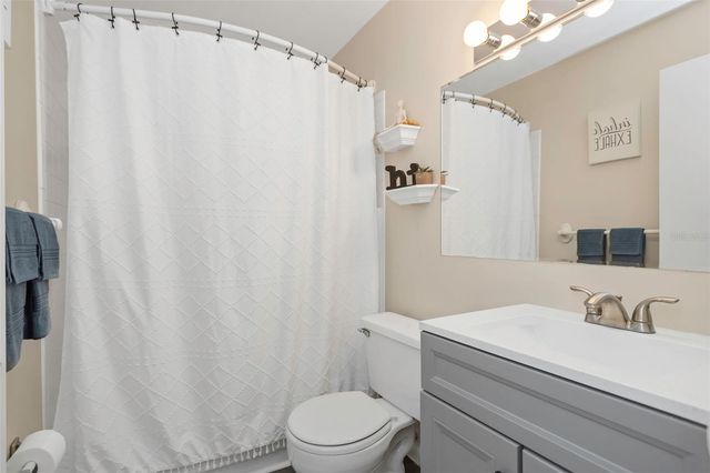 1407 ADAMS CIRCLE W, Largo, FL 33771