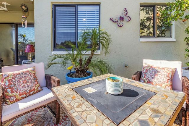 1407 ADAMS CIRCLE W, Largo, FL 33771