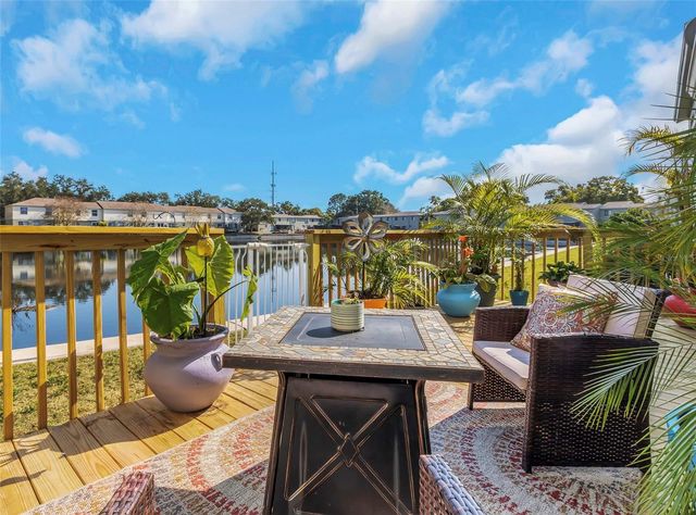 1407 ADAMS CIRCLE W, Largo, FL 33771