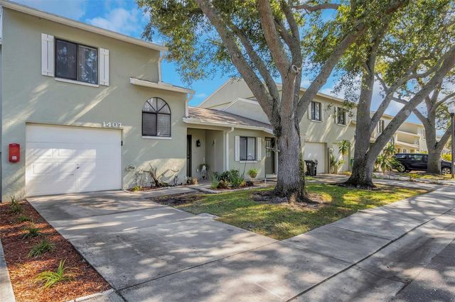 1407 ADAMS CIRCLE W, Largo, FL 33771