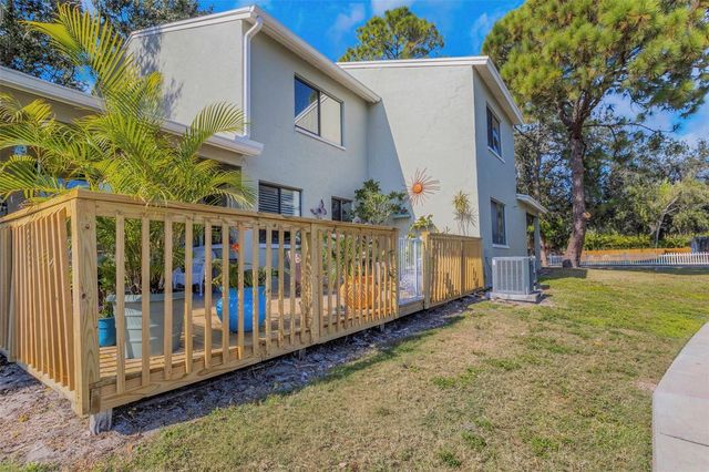 1407 ADAMS CIRCLE W, Largo, FL 33771