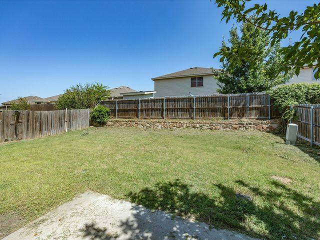2021 Laughlin Road, Fort Worth, TX 76177