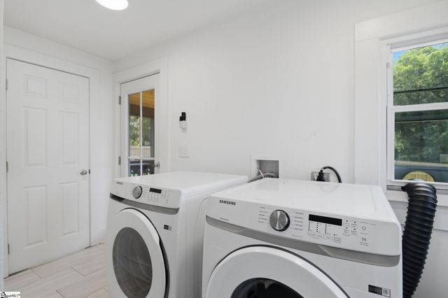 35 W 5th Street, Greenville, SC 29611