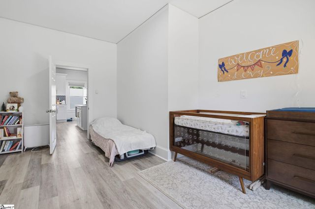 35 W 5th Street, Greenville, SC 29611