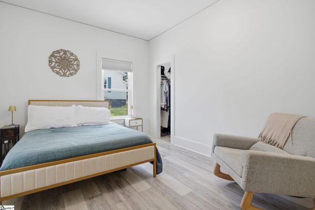 35 W 5th Street, Greenville, SC 29611