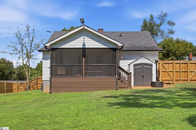 35 W 5th Street, Greenville, SC 29611