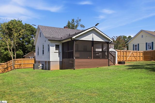35 W 5th Street, Greenville, SC 29611