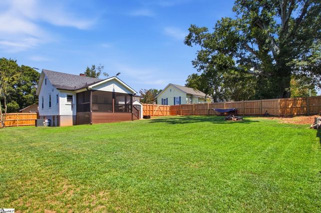 35 W 5th Street, Greenville, SC 29611