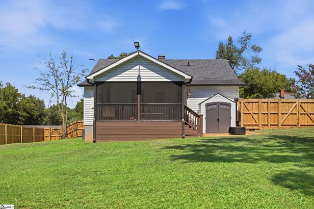 35 W 5th Street, Greenville, SC 29611