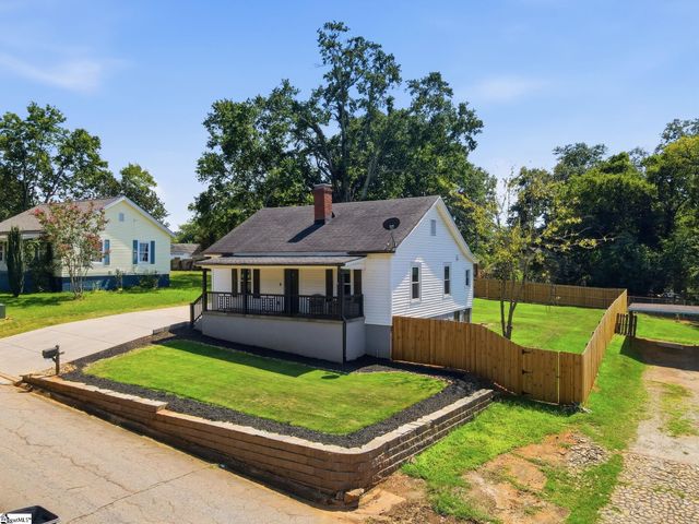 35 W 5th Street, Greenville, SC 29611