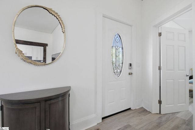 35 W 5th Street, Greenville, SC 29611