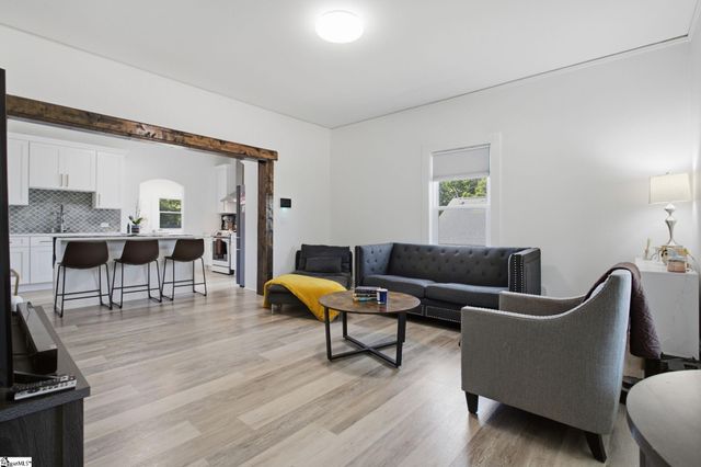 35 W 5th Street, Greenville, SC 29611