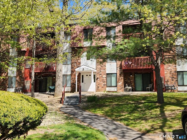 15 Woodsedge Drive 3B, Newington, CT 06111
