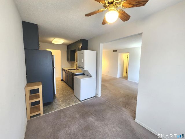 15 Woodsedge Drive 3B, Newington, CT 06111
