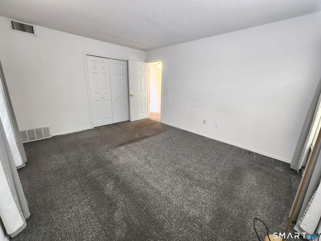 15 Woodsedge Drive 3B, Newington, CT 06111
