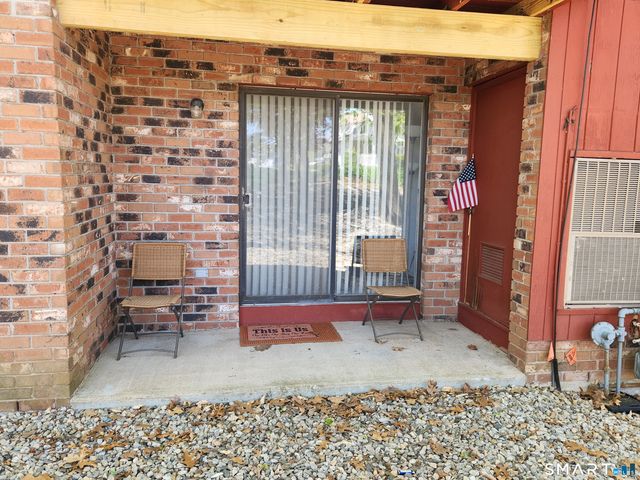 15 Woodsedge Drive 3B, Newington, CT 06111
