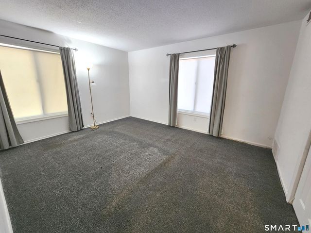 15 Woodsedge Drive 3B, Newington, CT 06111