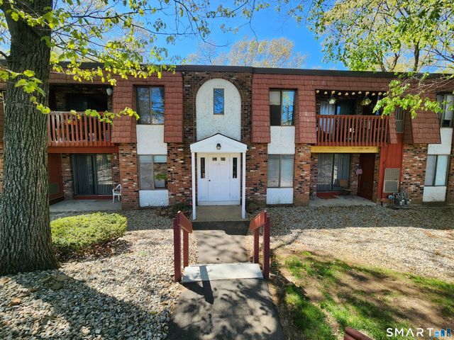15 Woodsedge Drive 3B, Newington, CT 06111