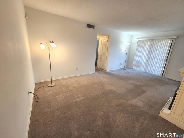 15 Woodsedge Drive 3B, Newington, CT 06111
