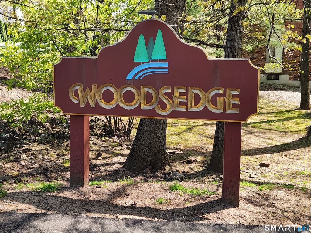 15 Woodsedge Drive 3B, Newington, CT 06111