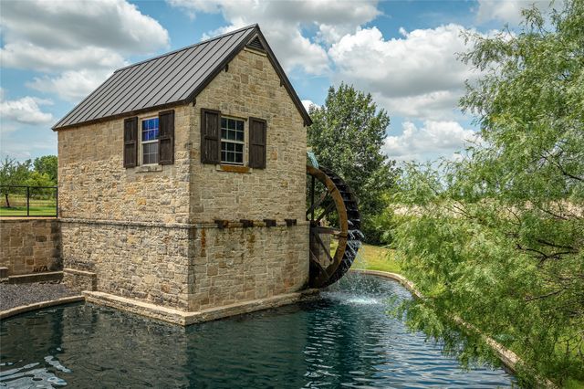 1408 Wolf Ridge Run, Gunter, TX 75058