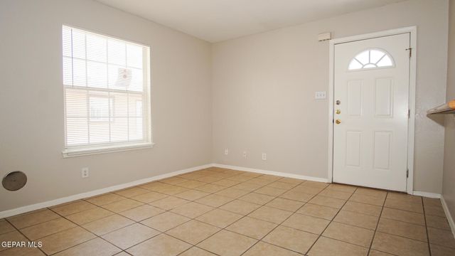 216 S Schutz Drive 10, El Paso, TX 79907