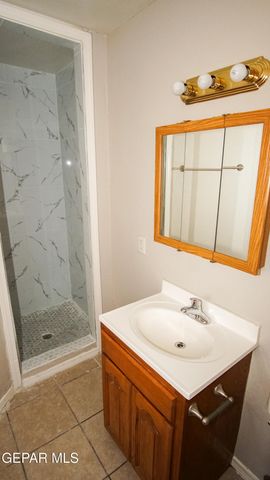 216 S Schutz Drive 10, El Paso, TX 79907