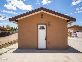 216 S Schutz Drive 10, El Paso, TX 79907