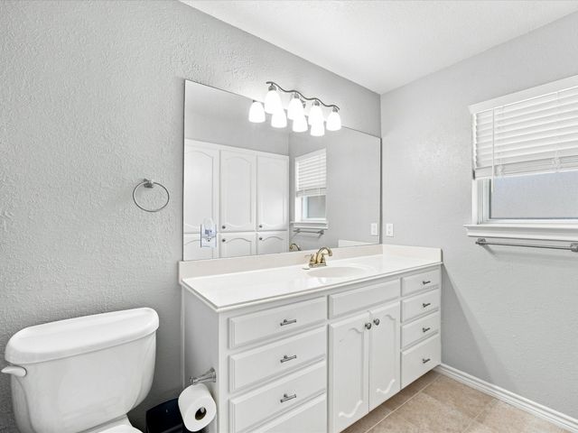 2807 S Lipsey Street, Decatur, TX 76234