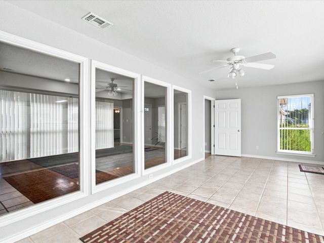 2807 S Lipsey Street, Decatur, TX 76234