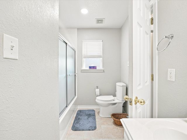 2807 S Lipsey Street, Decatur, TX 76234