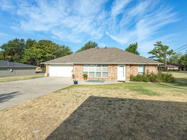 2807 S Lipsey Street, Decatur, TX 76234