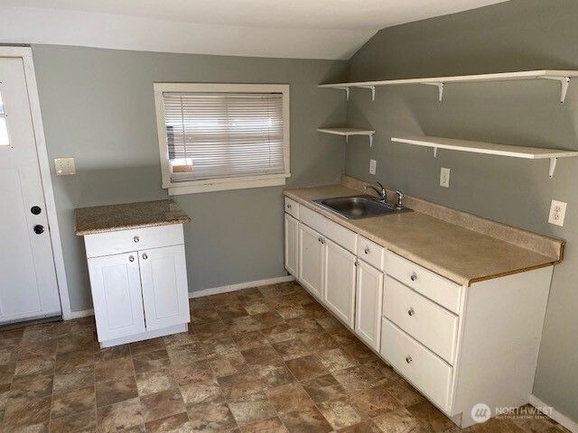 547 S Sullivan Street, Seattle, WA 98108