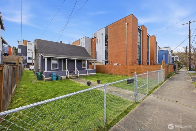 547 S Sullivan Street, Seattle, WA 98108